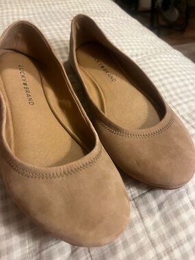 Lucky Brand Women’s Light Brown Suede Ballet Flats